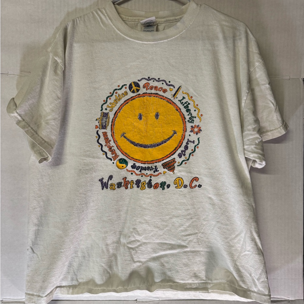 Vintage Smiley Face Washington DC Graphic T-Shirt Delta Magnum Weight Large